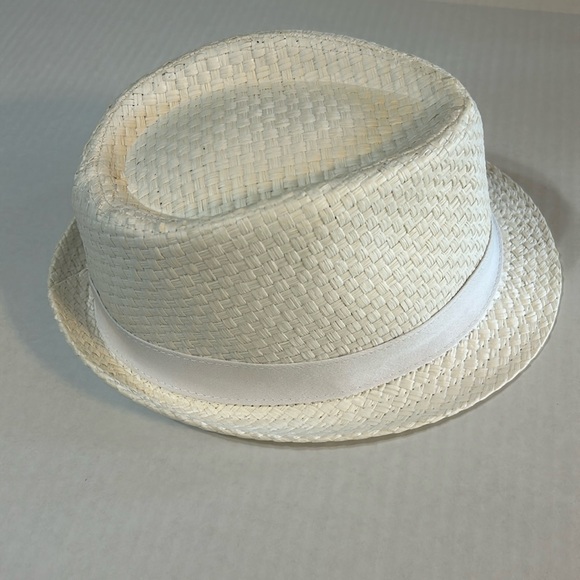 Paper straw fedora. - Picture 2 of 8